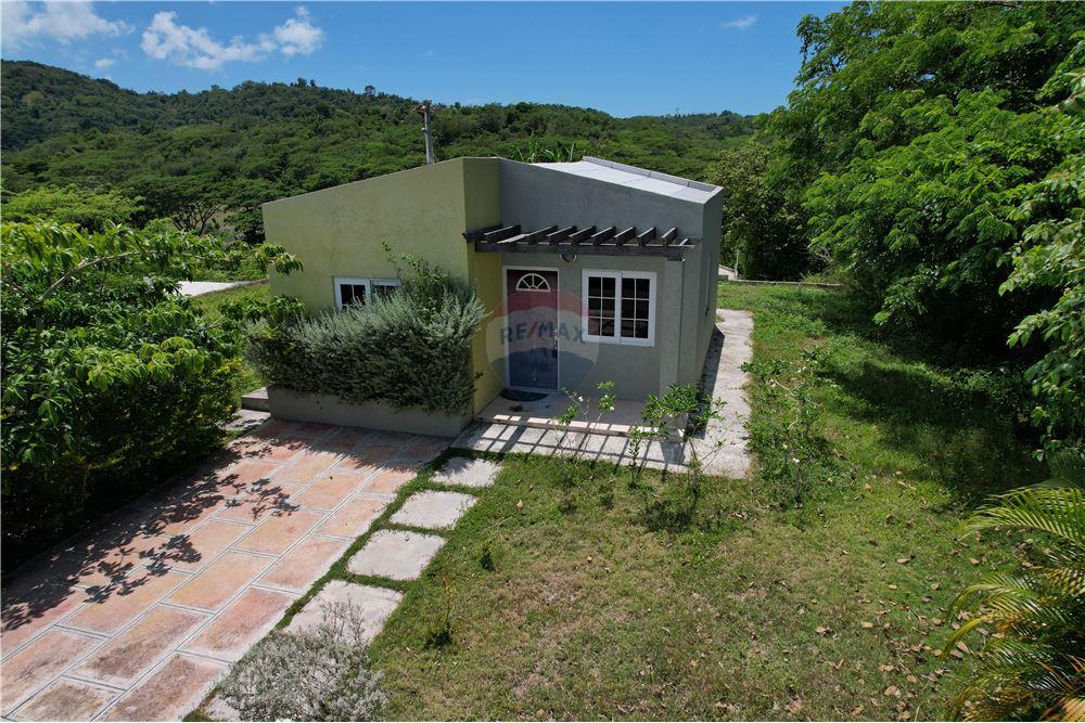 Villa - Te Koop - Lucea, Hanover Parish, Jamaica - 1 - 902421019-8