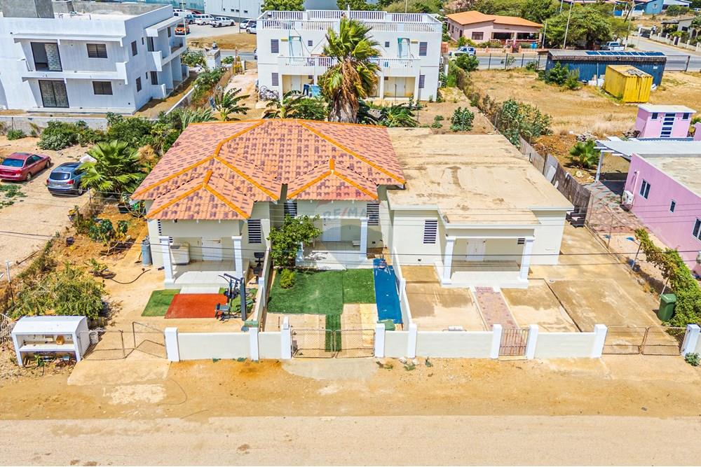 House in Nikiboko - Bonaire, diver's paradise - 6 bedrooms