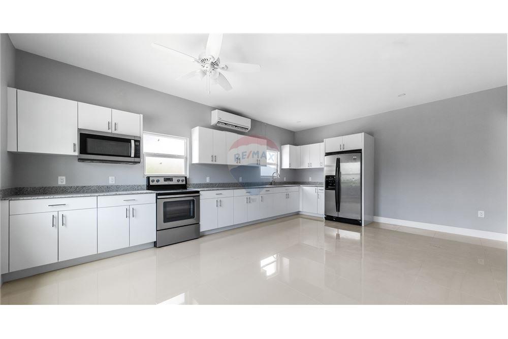 Villa - Te Koop - Bodden Town, Bodden Town, Cayman Islands - 9 - 90146047-11