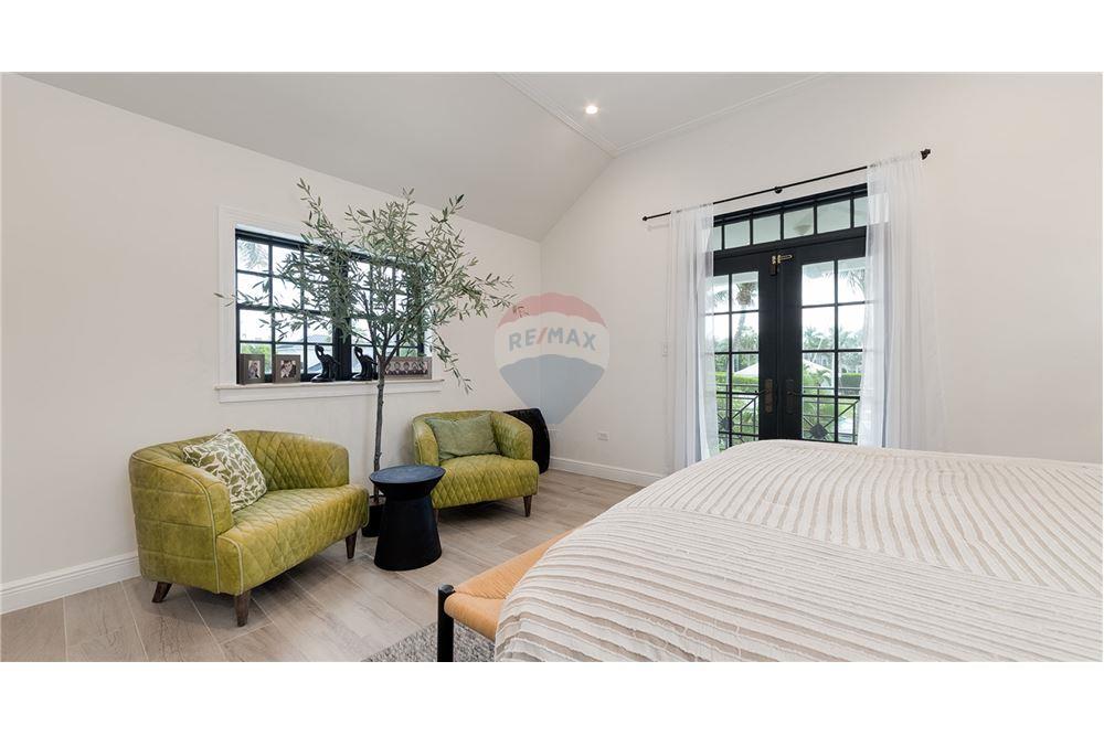 Villa - For Sale - W Bay Bch South, Seven Mile, Cayman Islands - 19 - 90146001-234