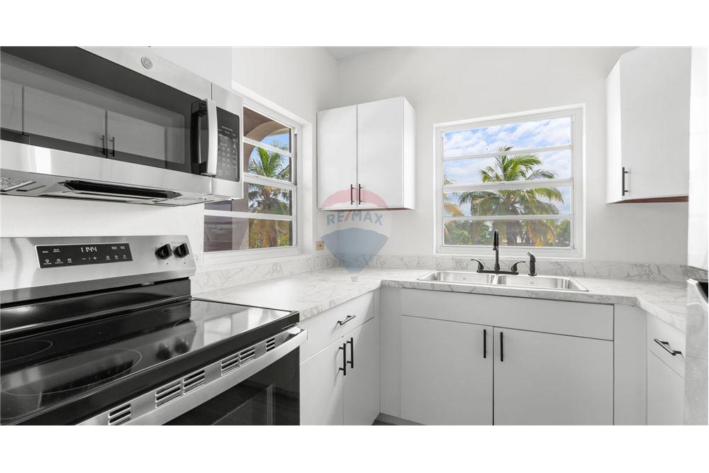 Appartement - Te Koop - W Bay Bch West, West Bay, Cayman Islands - 6 - 90146012-244