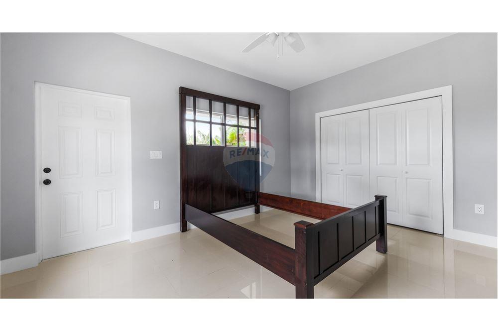 Villa - Te Koop - Bodden Town, Bodden Town, Cayman Islands - 21 - 90146047-11