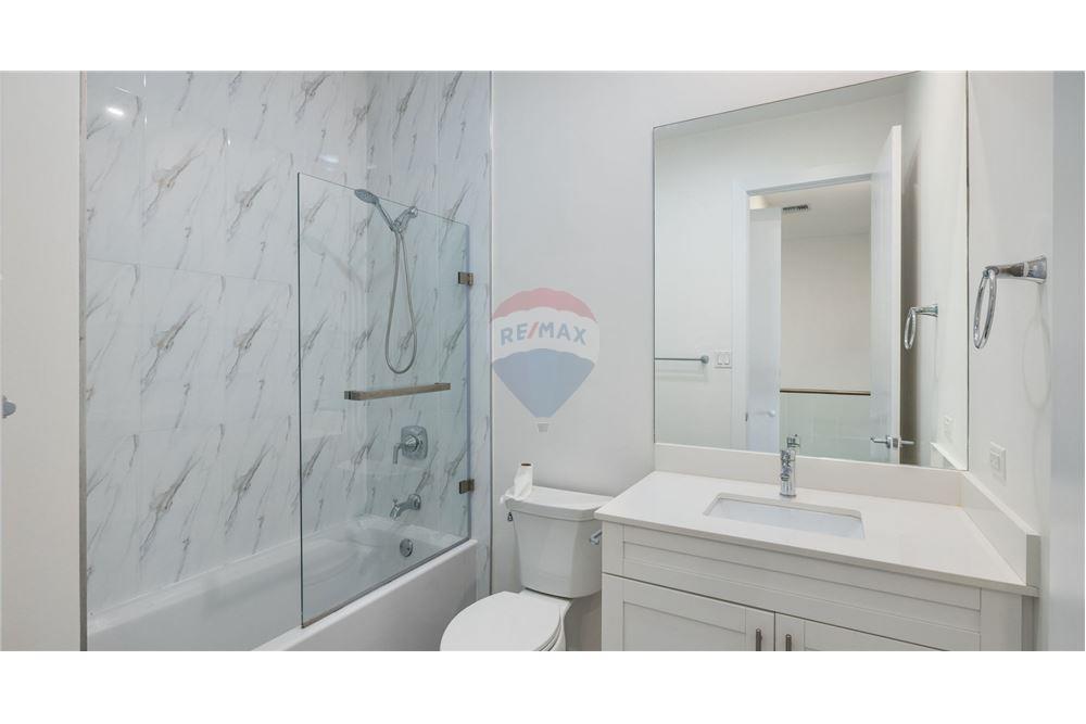 Appartement - Te Koop - W Bay Bch North, West Bay, Cayman Islands - 16 - 90146012-240