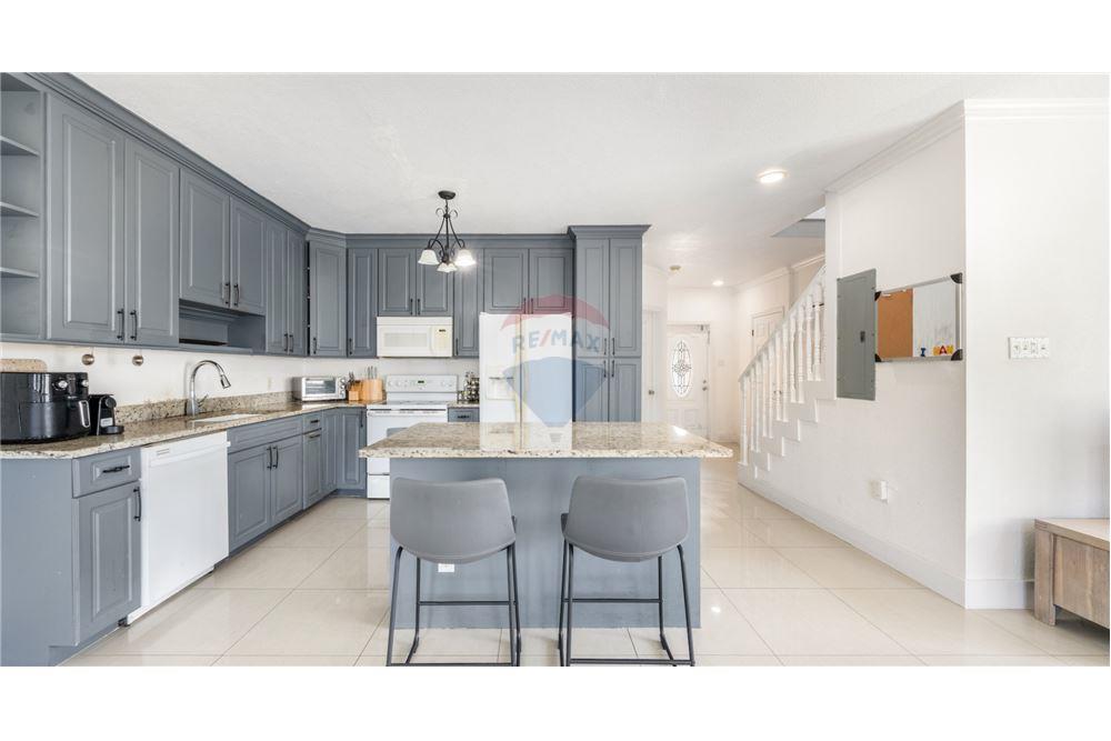 Villa - Te Koop - W Bay Bch West, West Bay, Cayman Islands - 5 - 90146044-57