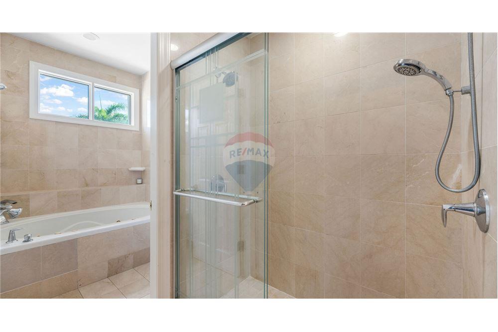 Condo/Apartment - For Sale - W Bay Bch South, Seven Mile, Cayman Islands - 48 - 90146034-175