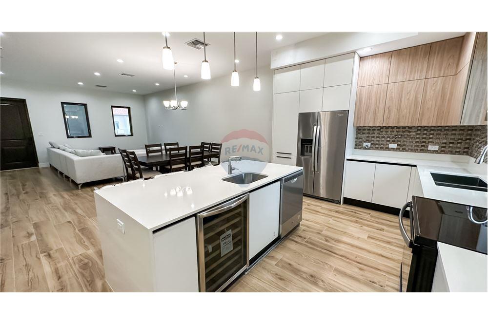 Appartement - Te Koop - W Bay Bch South, Seven Mile, Cayman Islands - 6 - 90146011-178