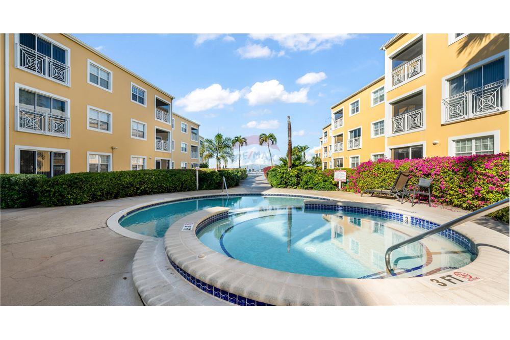 Residential - Villa - W Bay Bch South, Seven Mile, Cayman Islands - Caribbean & Central Ameri - 10 - 90146044-66