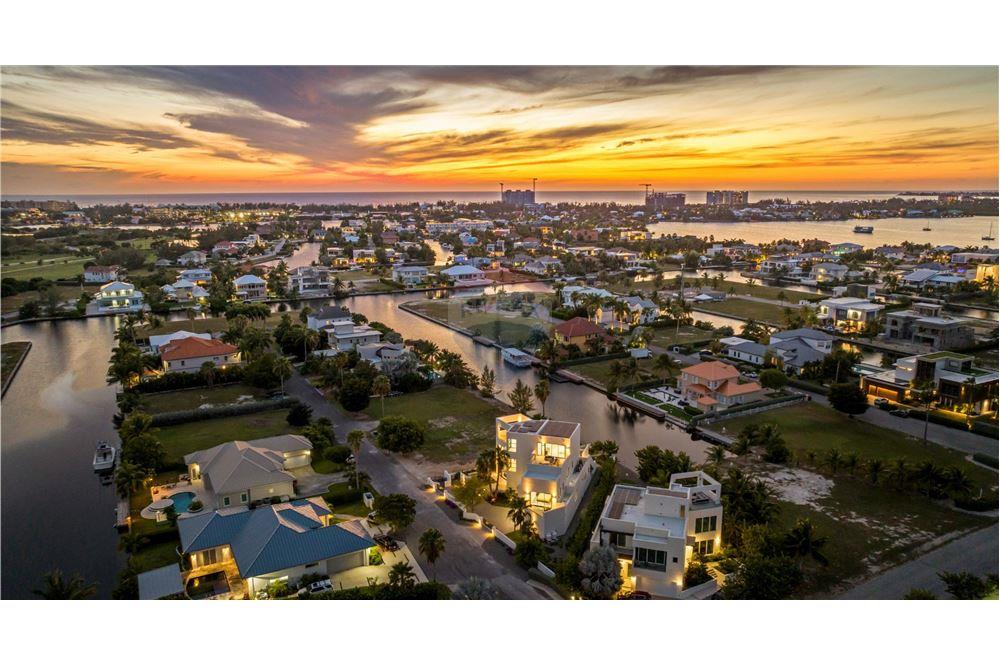 Residential - Villa - W Bay Bch North, West Bay, Cayman Islands - Caribbean & Central Ameri - 22 - 90146042-61