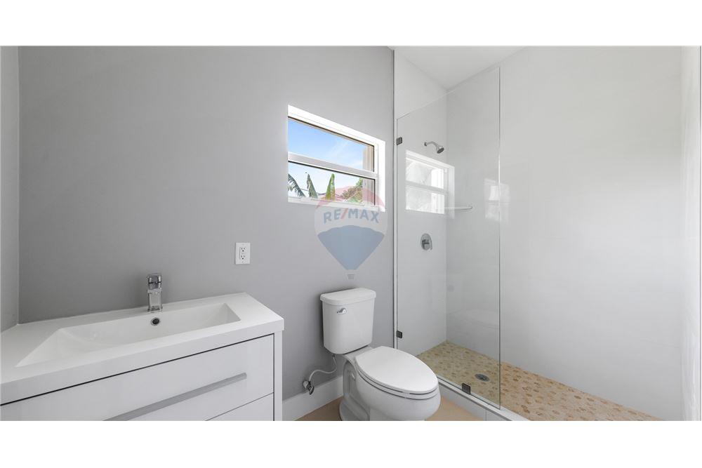 Villa - Te Koop - Bodden Town, Bodden Town, Cayman Islands - 18 - 90146047-11