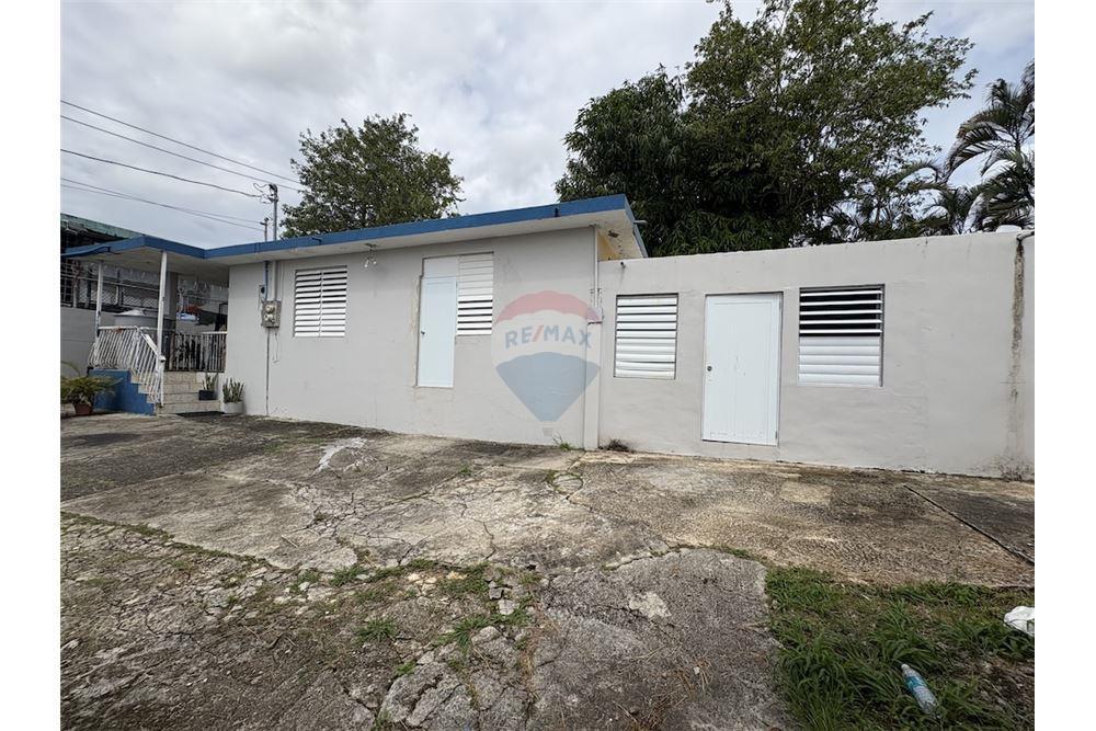 Multi-Family - For Sale - Sect La Pra, Toa Baja, Puerto Rico - 11 - 90156078-1