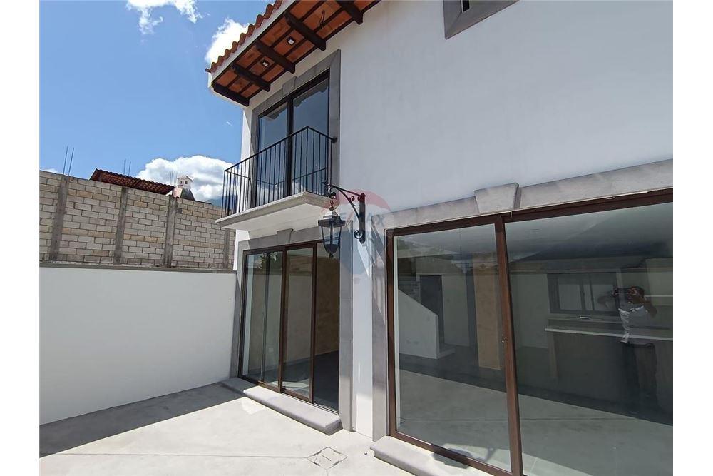 Villa - Venta - San Miguel Dueñas, Sacatepéquez, Guatemala - 2 - 90129016-28