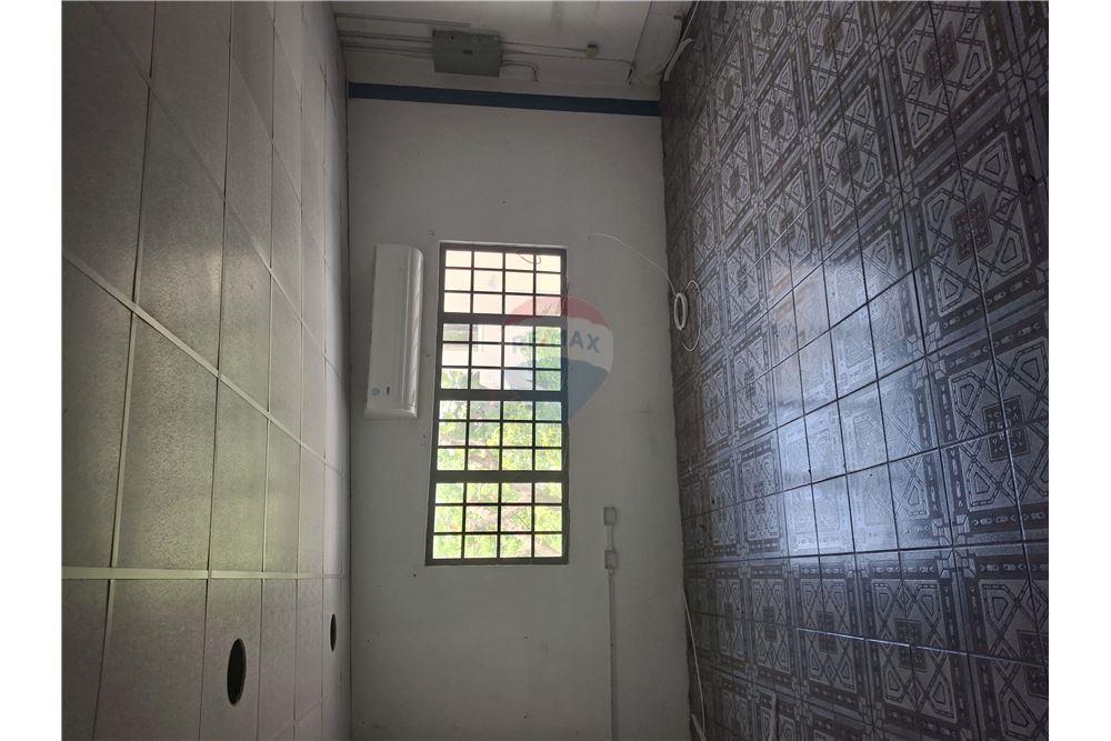 Bedrijfsmatig / Detailhandel - Te Koop - Arima, Arima, Trinidad and Tobago - 1 - 90155092-86