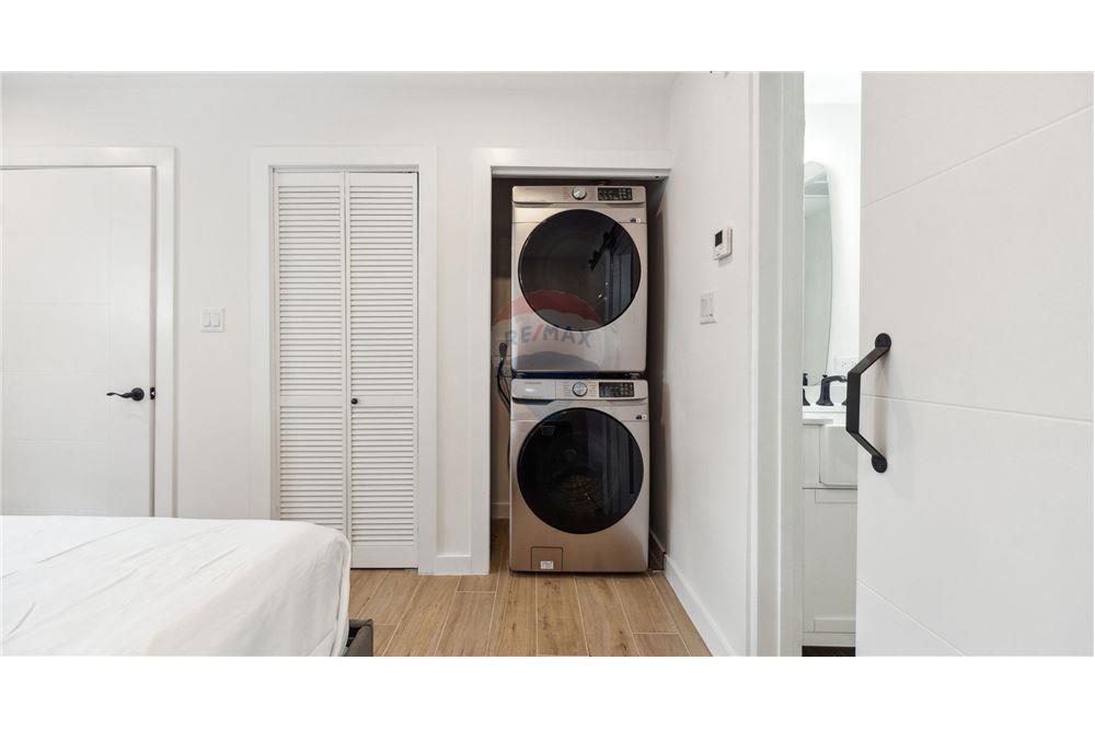 Appartement - Te Koop - W Bay Bch North, West Bay, Cayman Islands - 10 - 90146012-223