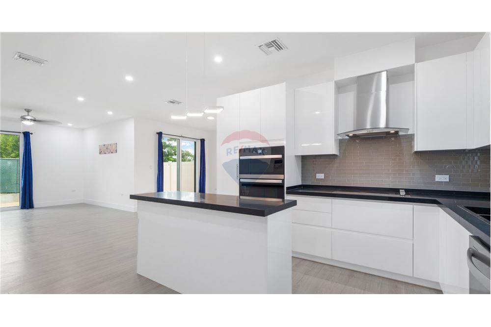 Condo/Apartment - For Sale - George Town, Grand Cayman, Cayman Islands - 2 - 90146018-316