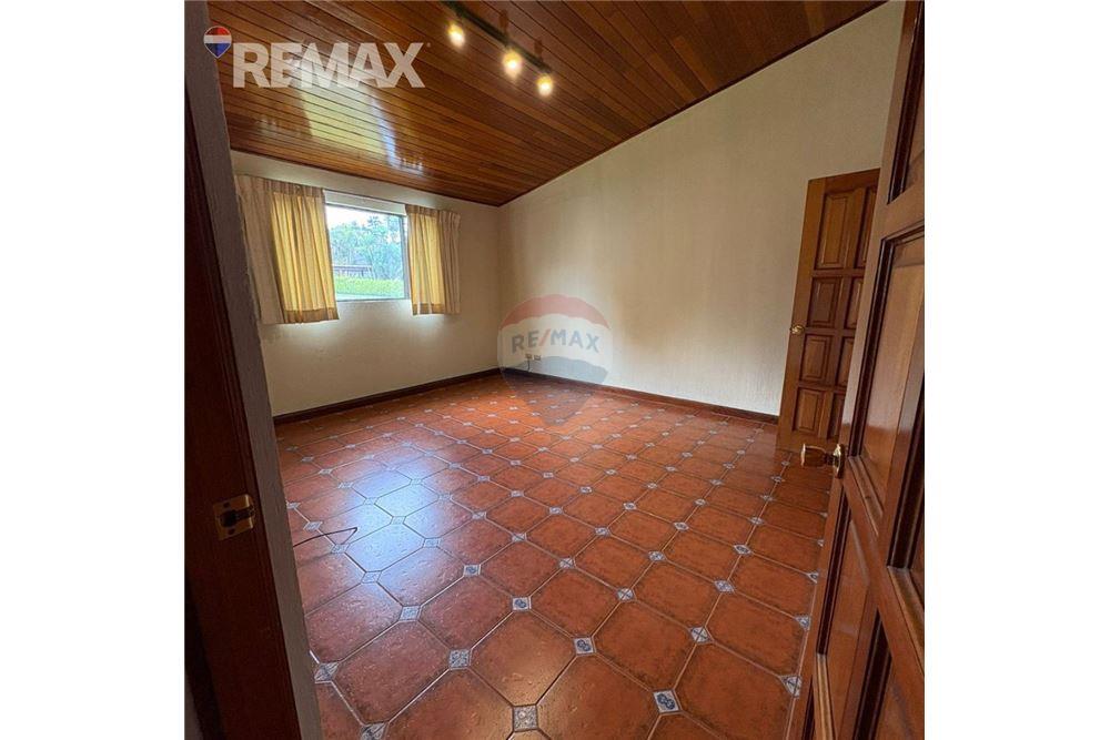 Villa - Te Koop - Guatemala City, Guatemala, Guatemala - 5 - 902611014-3