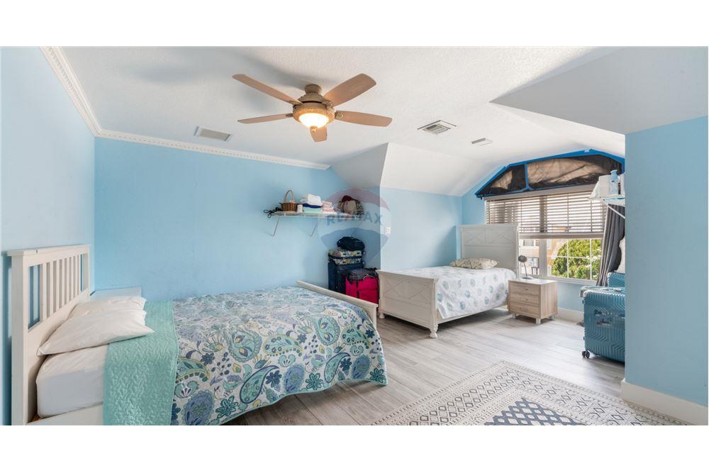 Villa - Te Koop - W Bay Bch West, West Bay, Cayman Islands - 12 - 90146044-57