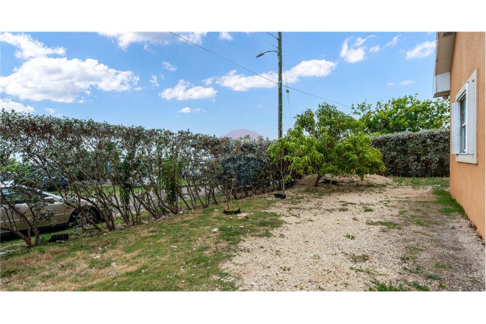 Villa - Te Koop - W Bay Bch West, West Bay, Cayman Islands - 15 - 90146044-57