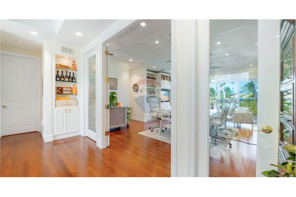 Villa - Venta - W Bay Bch North, West Bay, Islas Caimán - 30 - 90146034-171