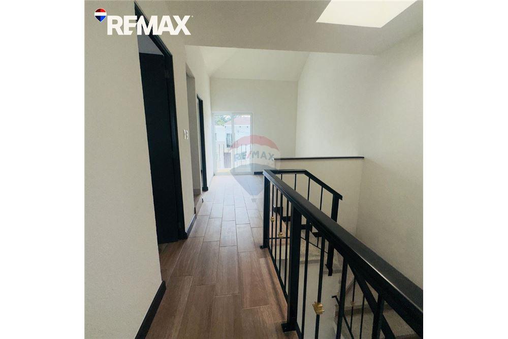 Villa - Venta - San José Pinula, Guatemala, Guatemala - 11 - 902611001-98