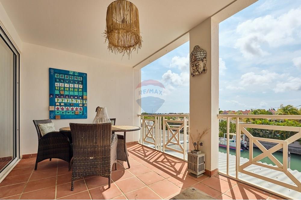 Spacious, Well-Located Waterfront Apartment