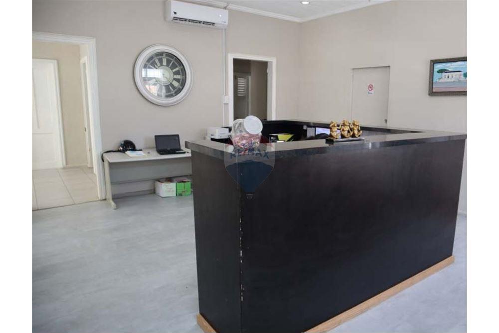 Bedrijfsmatig / Detailhandel - Te Koop - Oranjestad, Aruba, Aruba - 53194 - 90105035-25