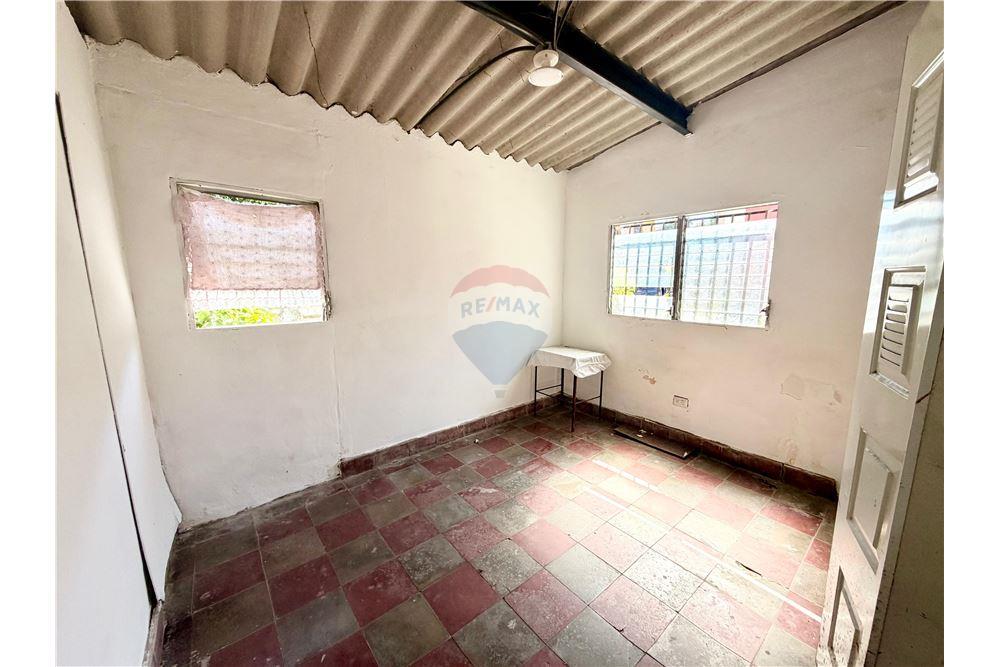 Villa - For Sale - Soyapango, San Salvador, El Salvador - 2 - 902331003-51