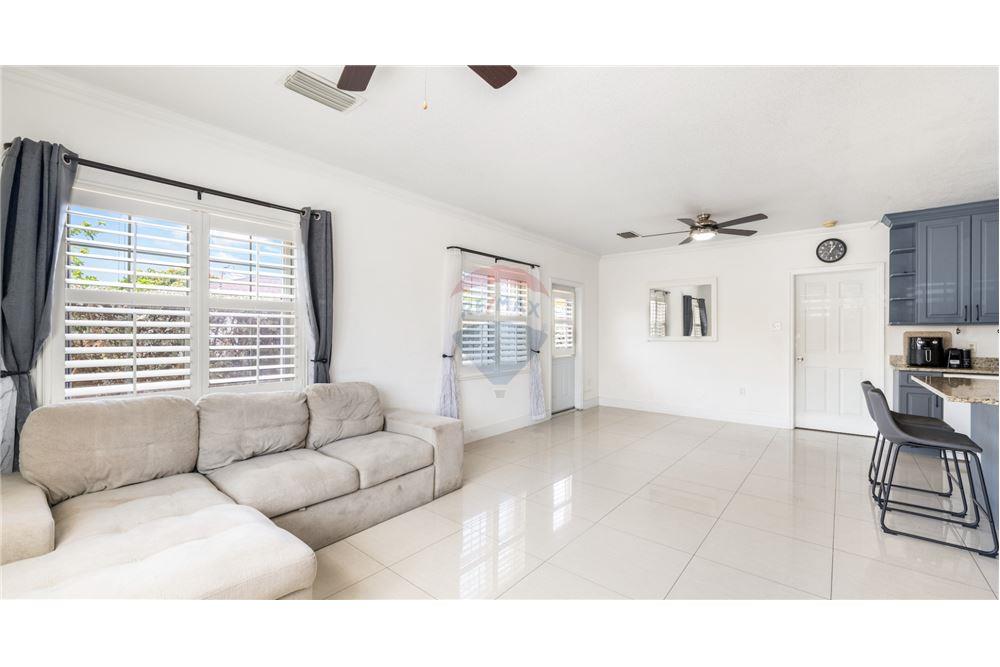 Villa - Te Koop - W Bay Bch West, West Bay, Cayman Islands - 3 - 90146044-57