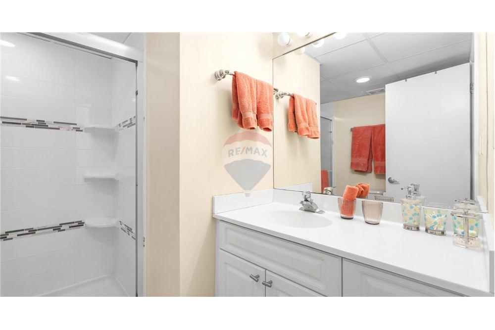 Condo/Apartment - For Sale - W Bay Bch South, Seven Mile, Cayman Islands - 16 - 90146042-56