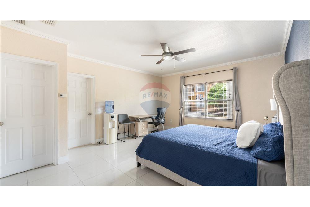 Villa - Te Koop - W Bay Bch West, West Bay, Cayman Islands - 6 - 90146044-57