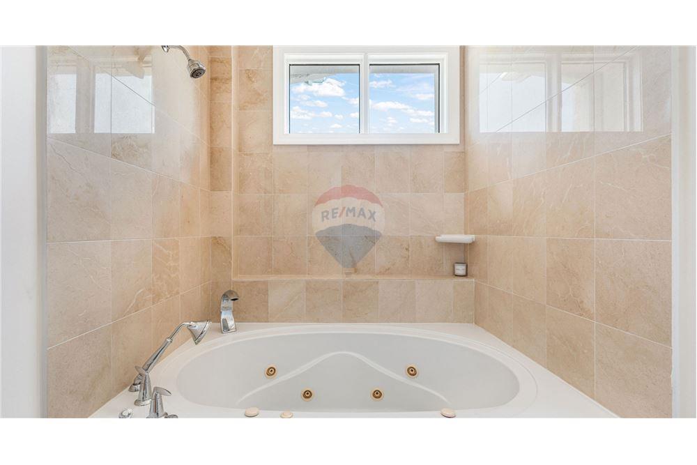 Condo/Apartment - For Sale - W Bay Bch South, Seven Mile, Cayman Islands - 50 - 90146034-175