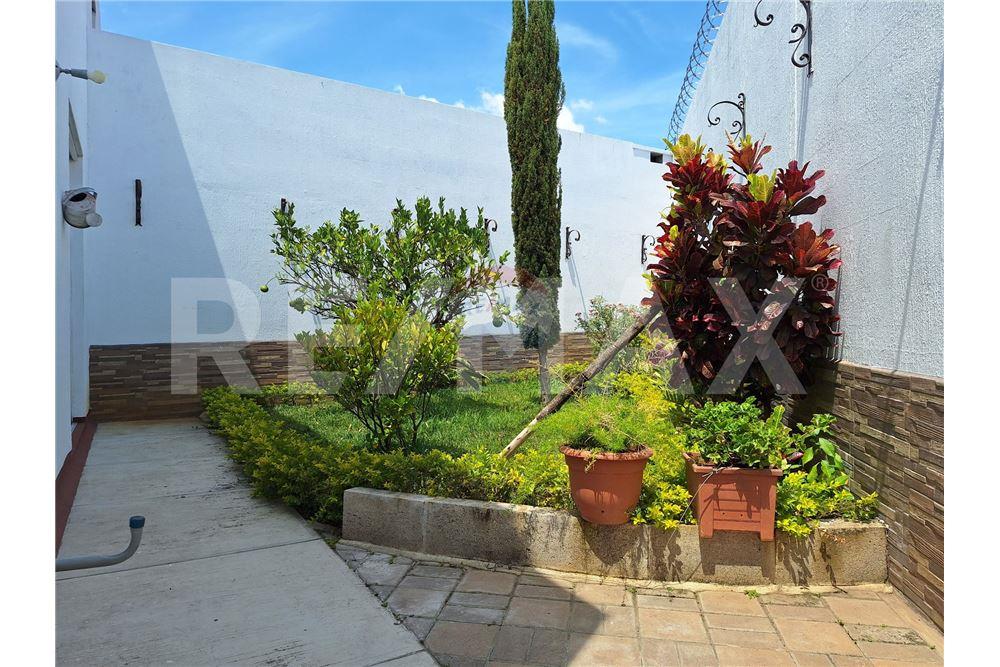 Villa - Venta - Mixco, Guatemala, Guatemala - 2 - 902091017-12