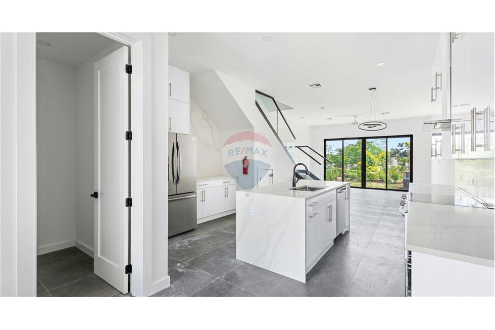 Condo/Apartment - For Sale - South Sound, South Sound, Cayman Islands - 1 - 90146018-318