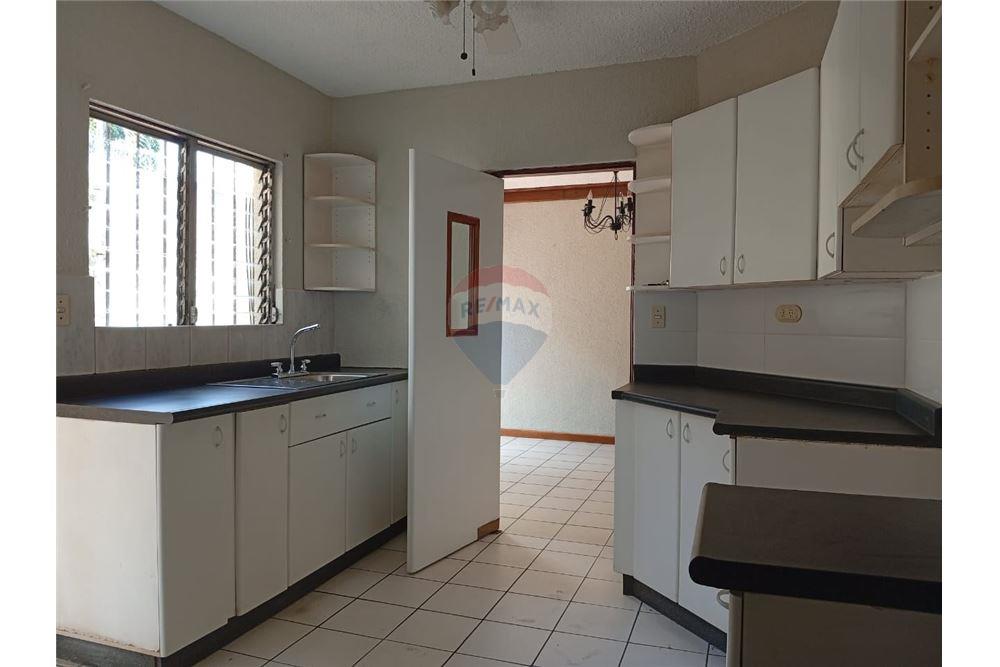 Villa - For Sale - Mixco, Guatemala, Guatemala - 4 - 902091002-100