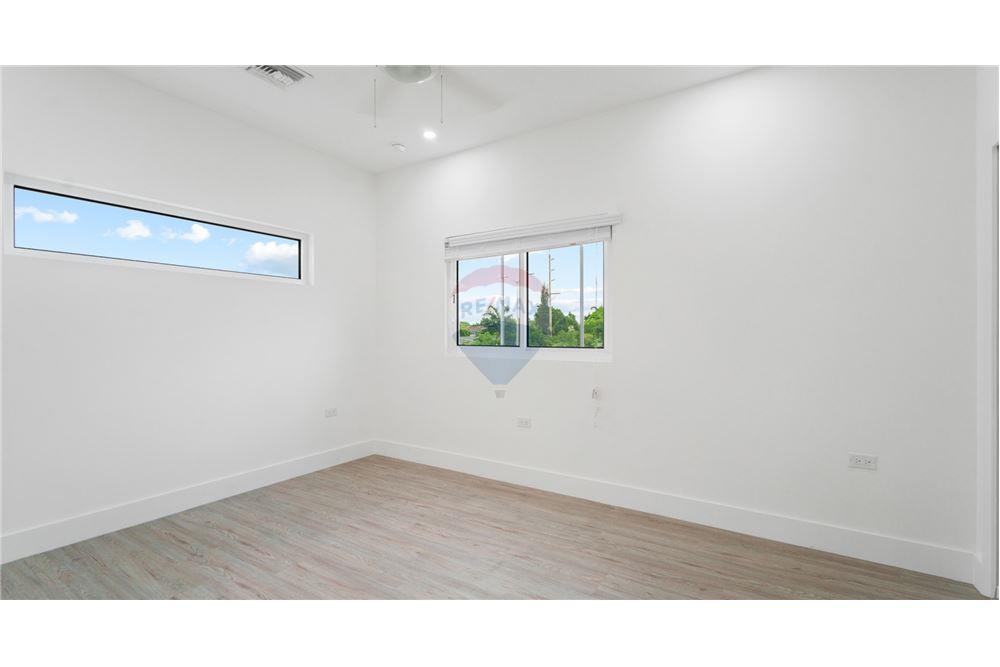 Condo/Apartment - For Sale - George Town, Grand Cayman, Cayman Islands - 12 - 90146018-316