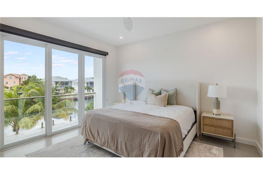 Appartement - Te Koop - W Bay Bch North, West Bay, Cayman Islands - 11 - 90146012-240