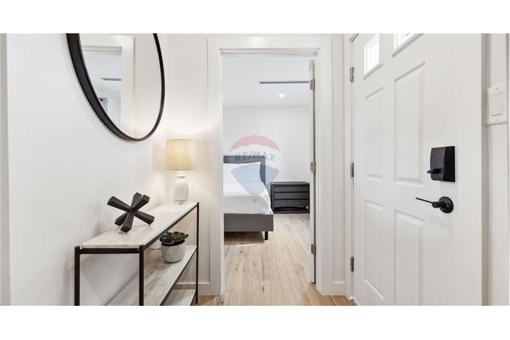 Appartement - Te Koop - W Bay Bch North, West Bay, Cayman Islands - 7 - 90146012-223