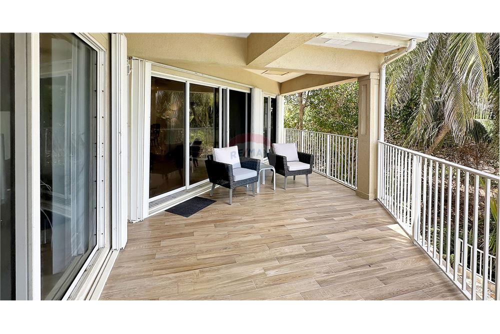 Appartement - Te Koop - W Bay Bch South, Seven Mile, Cayman Islands - 26 - 90146011-182