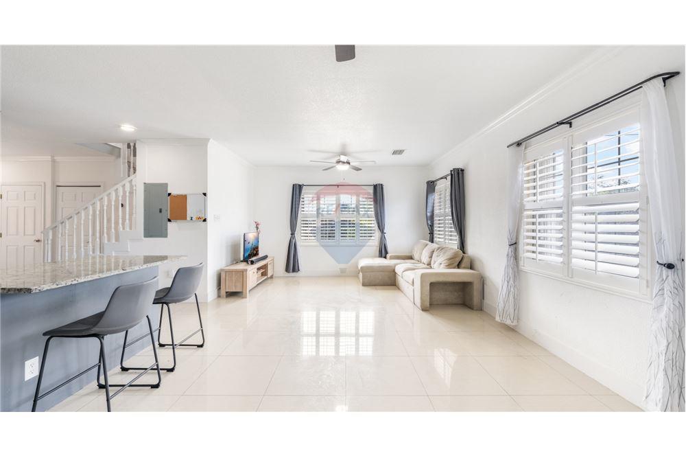 Villa - Te Koop - W Bay Bch West, West Bay, Cayman Islands - 2 - 90146044-57