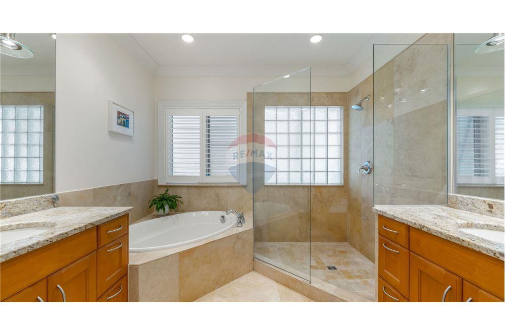 Villa - Venta - W Bay Bch North, West Bay, Islas Caimán - 24 - 90146034-171