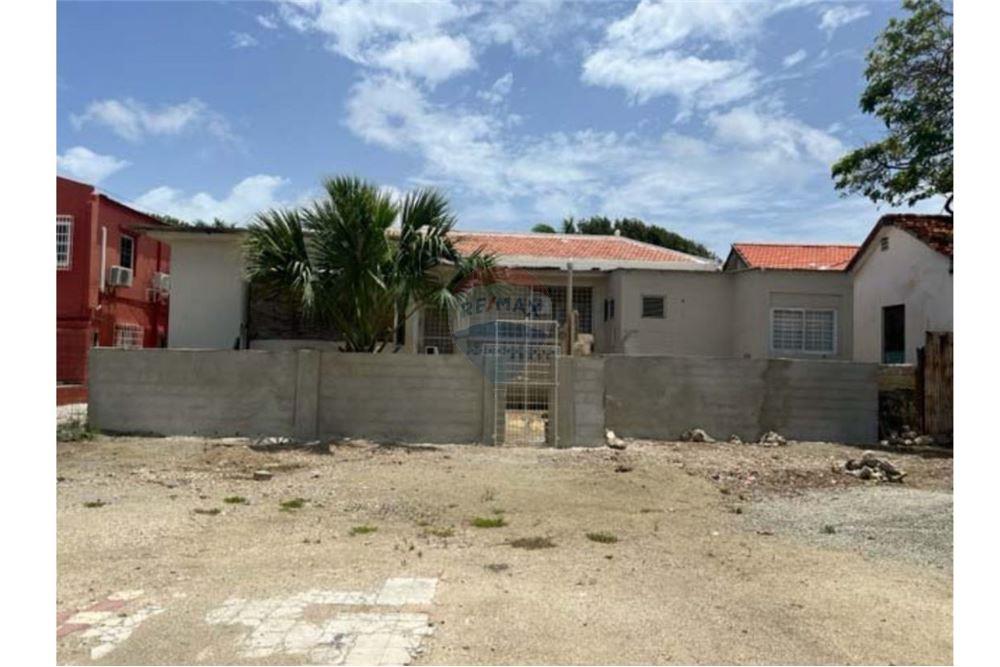 Bedrijfsmatig / Detailhandel - Te Koop - Oranjestad, Aruba, Aruba - 53173 - 90105035-25