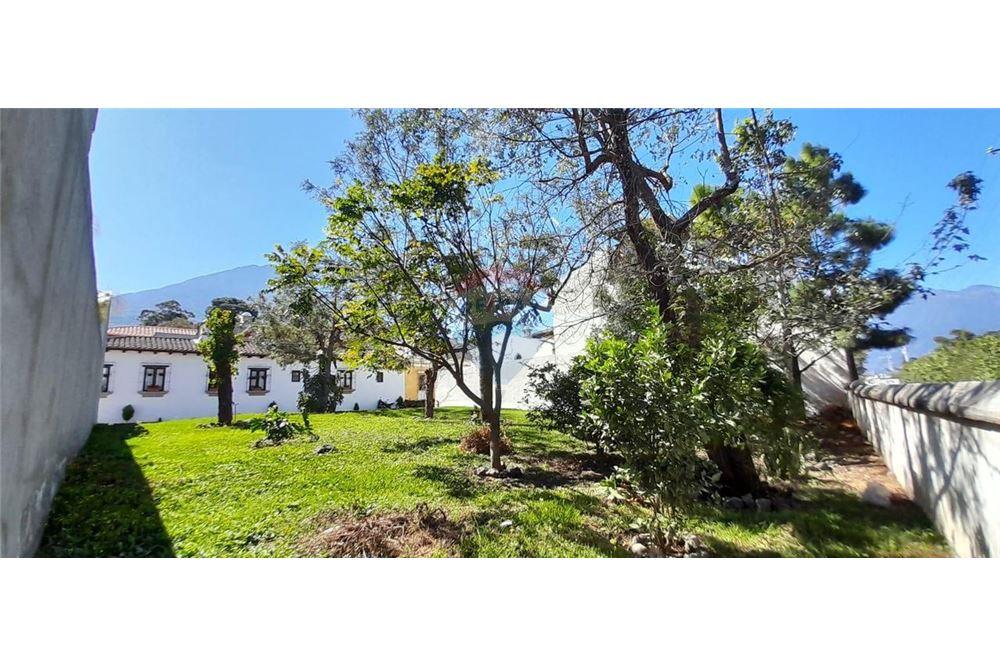 Lote - Venta - La Antigua Guatemala, Sacatepéquez, Guatemala - 2 - 90129001-374