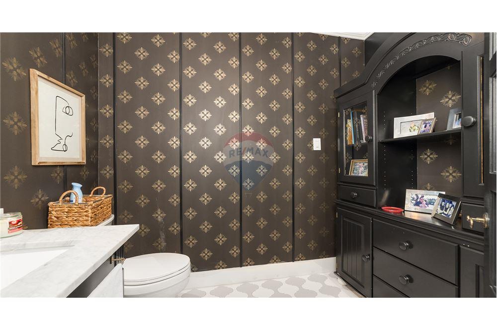 Villa - For Sale - W Bay Bch South, Seven Mile, Cayman Islands - 17 - 90146001-234