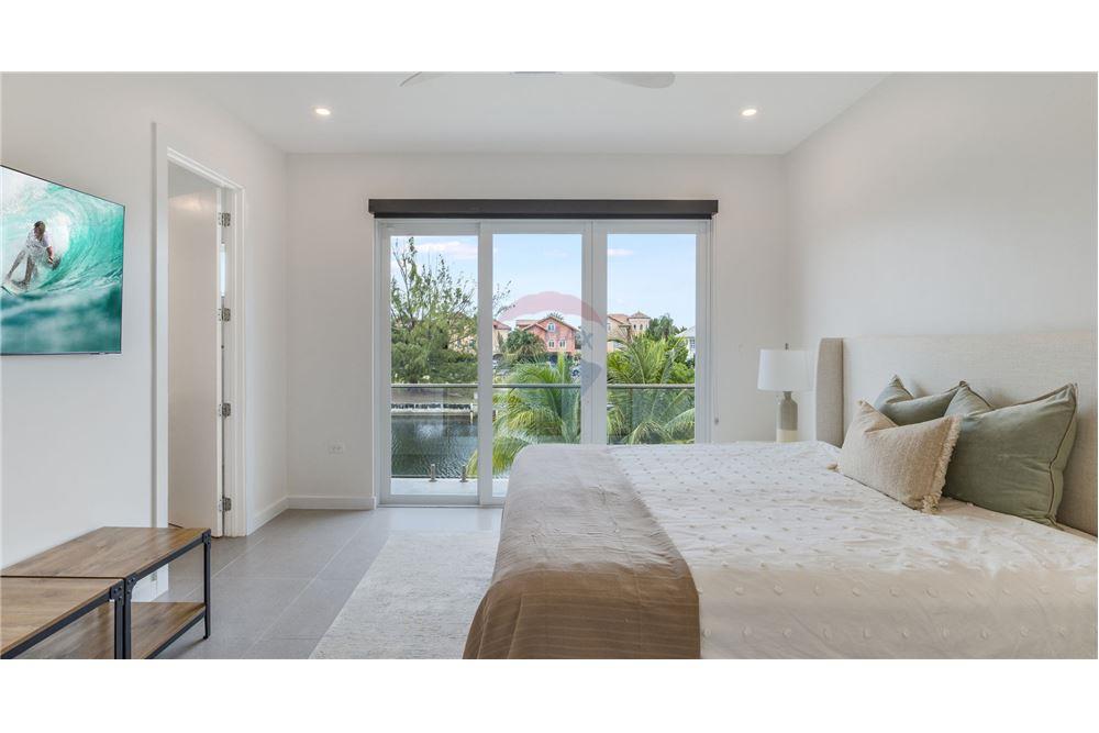 Appartement - Te Koop - W Bay Bch North, West Bay, Cayman Islands - 12 - 90146012-240
