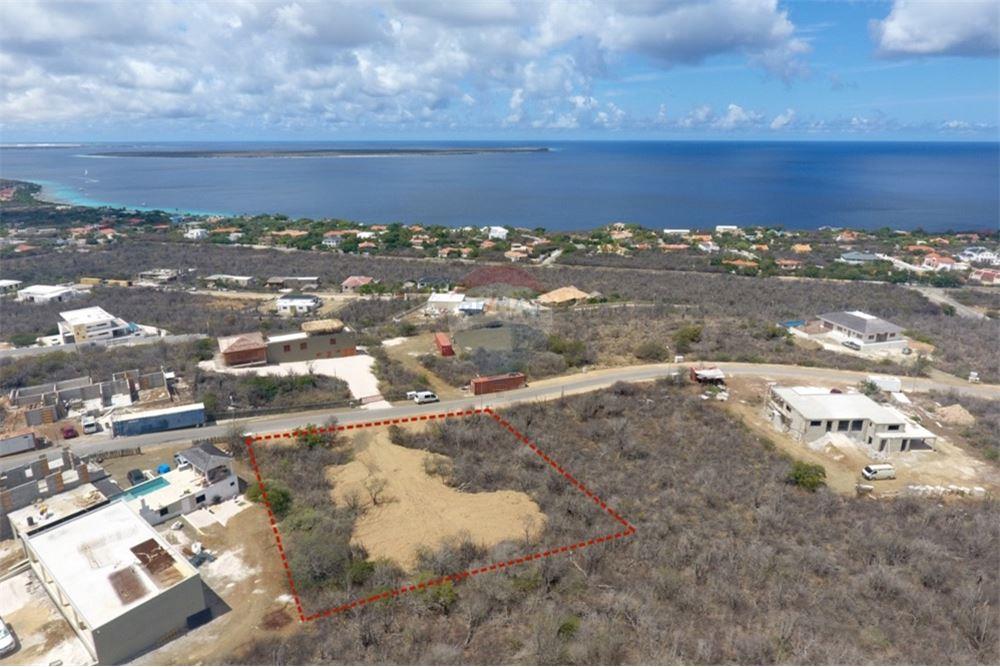 Spacious Building Lot with Stunning Views