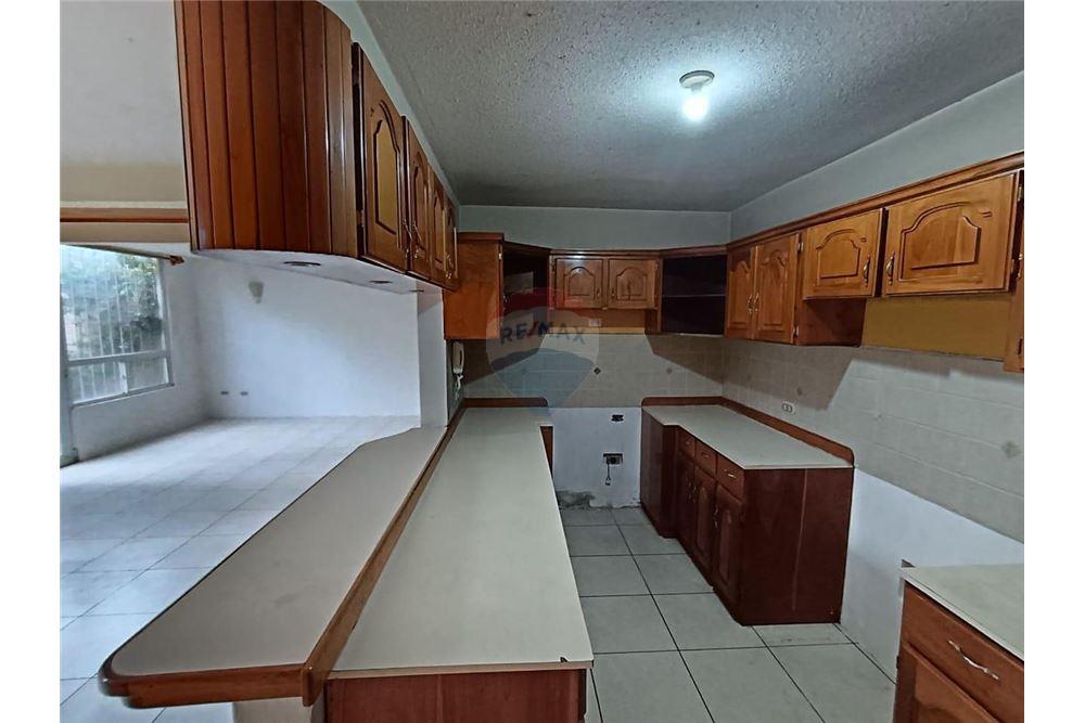 Villa - Te Koop - San Lucas Sacatepéquez, Sacatepéquez, Guatemala - 3 - 90129016-24