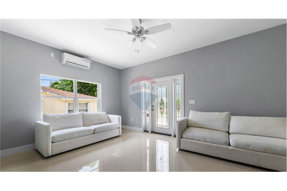 Villa - Te Koop - Bodden Town, Bodden Town, Cayman Islands - 14 - 90146047-11