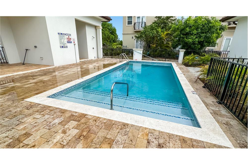 Appartement - Te Koop - W Bay Bch South, Seven Mile, Cayman Islands - 20 - 90146011-178