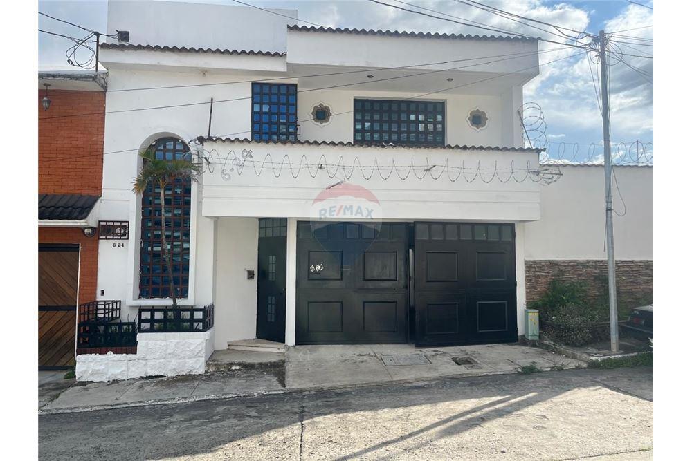 Villa - Venta - Mixco, Guatemala, Guatemala - 1 - 902091008-11