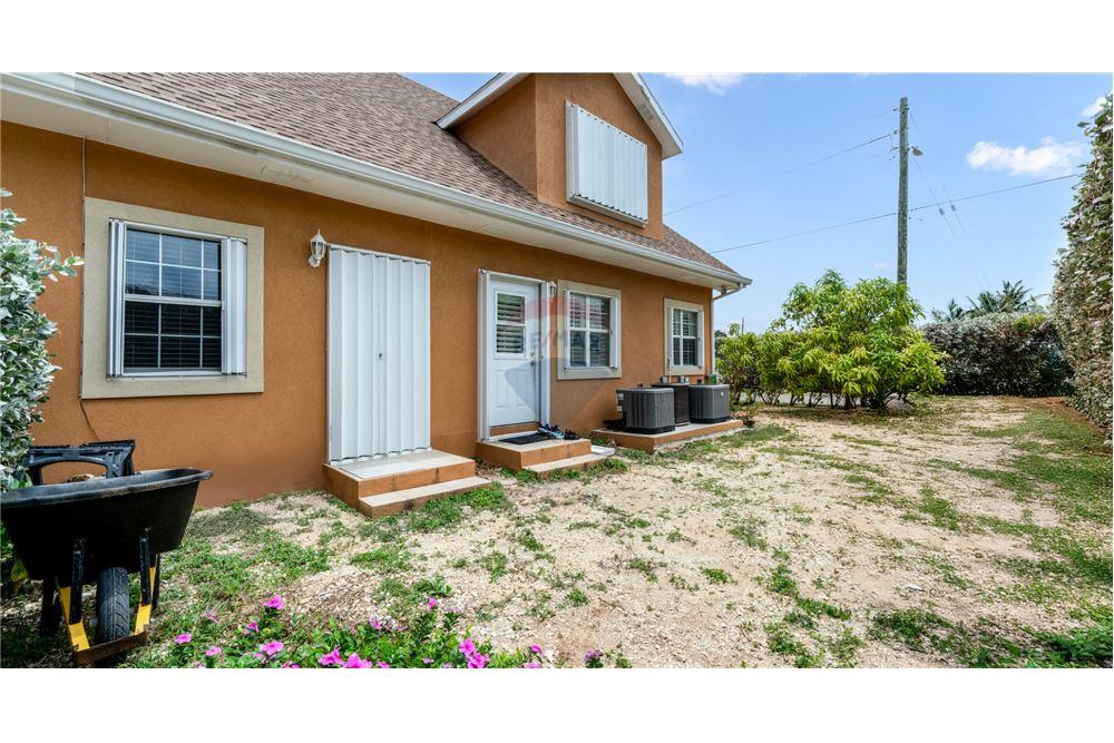 Villa - Te Koop - W Bay Bch West, West Bay, Cayman Islands - 16 - 90146044-57