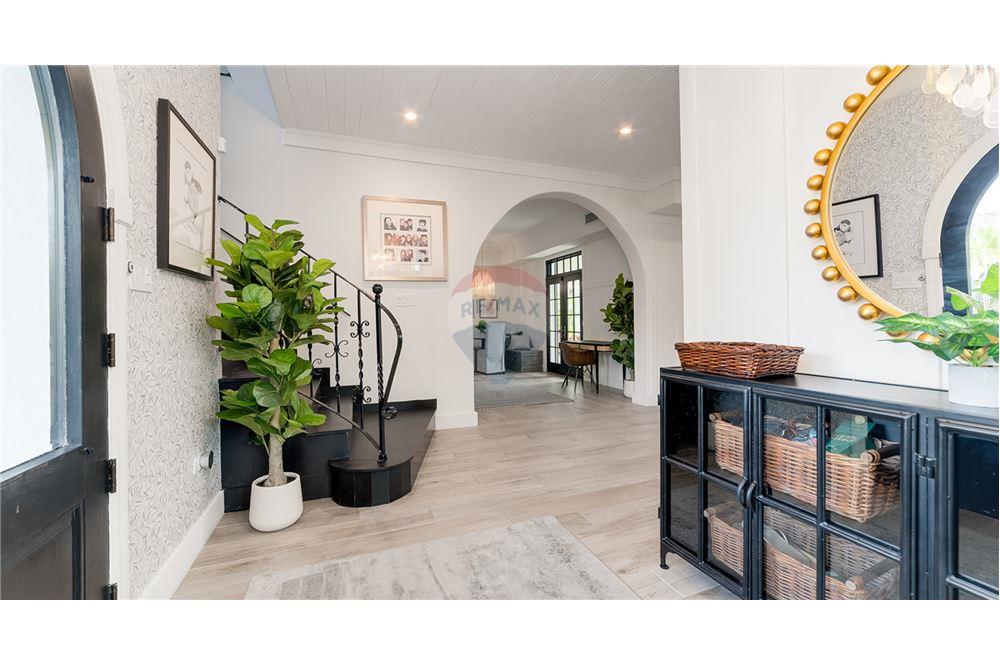 Villa - For Sale - W Bay Bch South, Seven Mile, Cayman Islands - 6 - 90146001-234